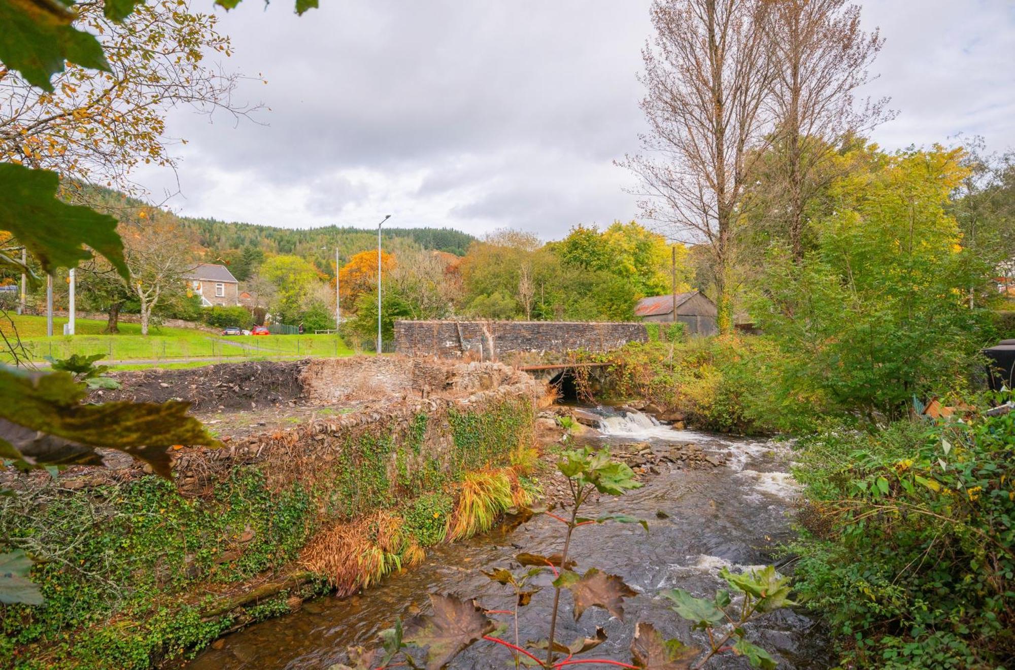 Riverside Great House In The Afan Forest Bike Park By Staystaycations Glyncorrwg Esterno foto