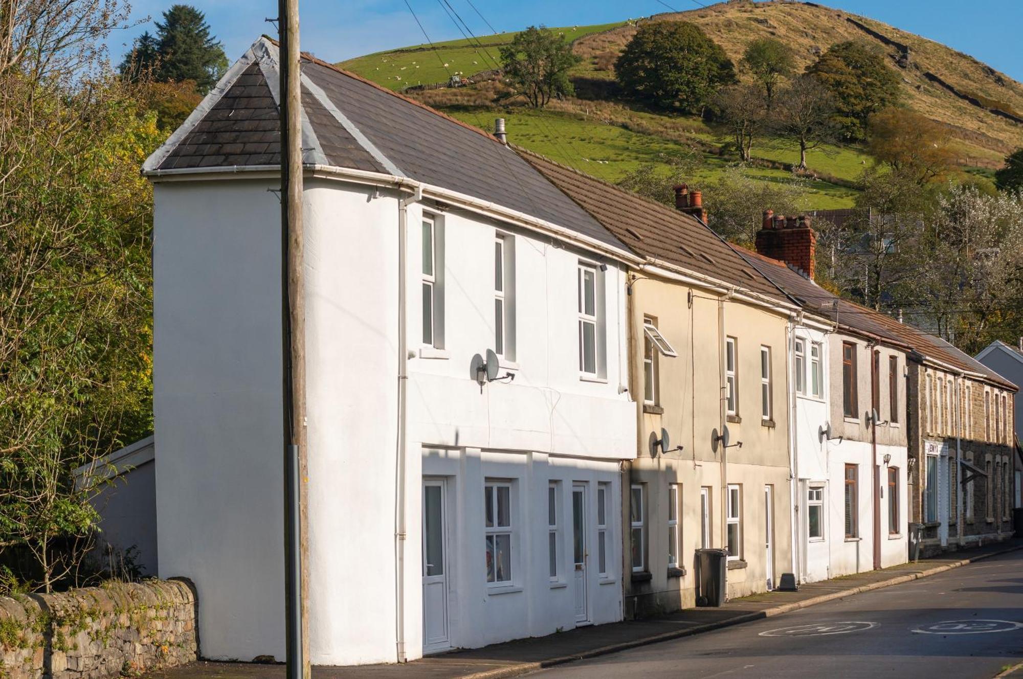 Riverside Great House In The Afan Forest Bike Park By Staystaycations Glyncorrwg Esterno foto