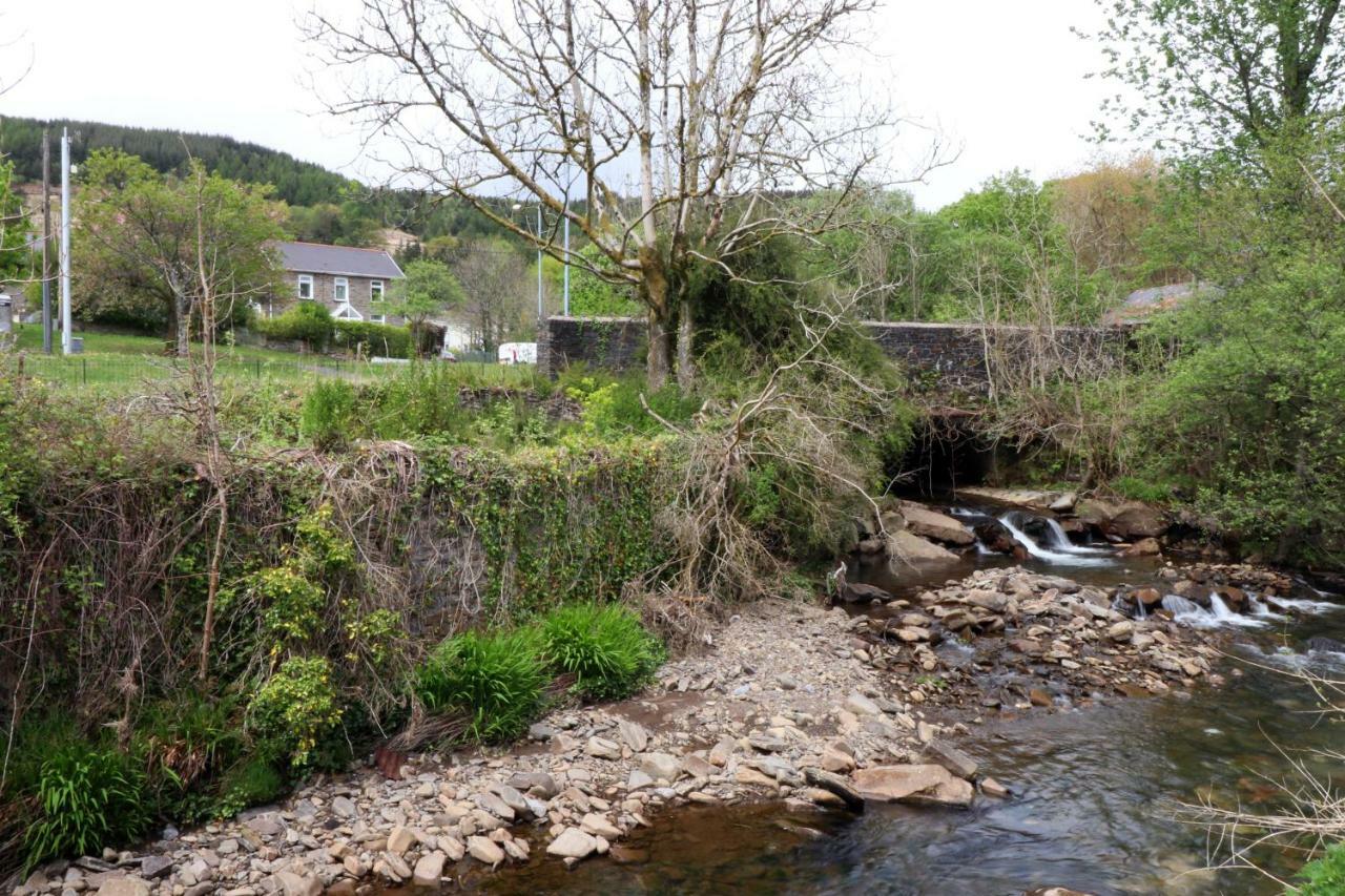 Riverside Great House In The Afan Forest Bike Park By Staystaycations Glyncorrwg Esterno foto